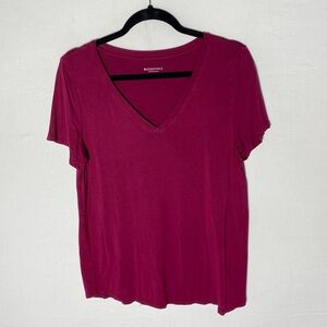 Reitmans R Essentials Raspberry Pink Short Sleeve V Neck Casual Tee T Shirt M